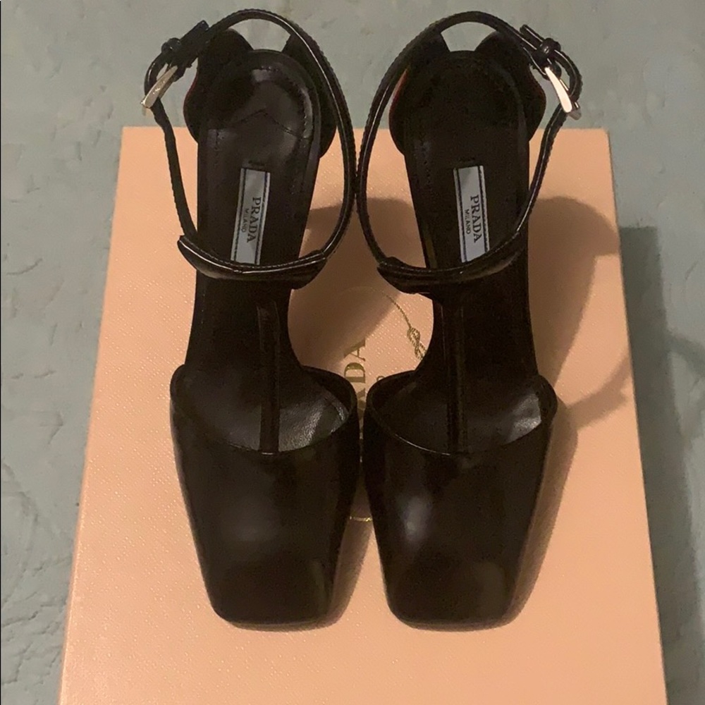 Prada Spazzolato Pumps